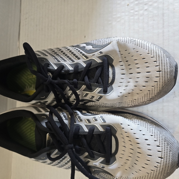 Saucony Men Ride 13 Gray and Black Athletic‎ Shoes. Used main image 7